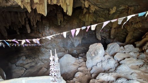 Phaya In Cave (Tham Pha Nya Inh)